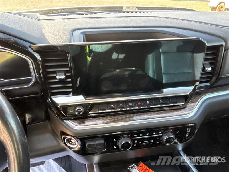 Chevrolet Silverado 1500 4x4 Crew Cab Pickup Drugi