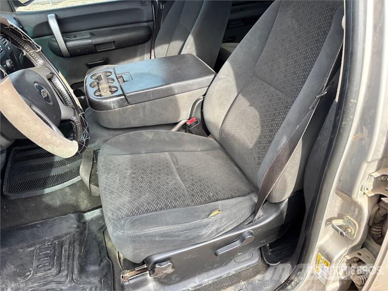 Chevrolet Silverado 1500 LT 4x4 Crew Cab Pickup Ostalo