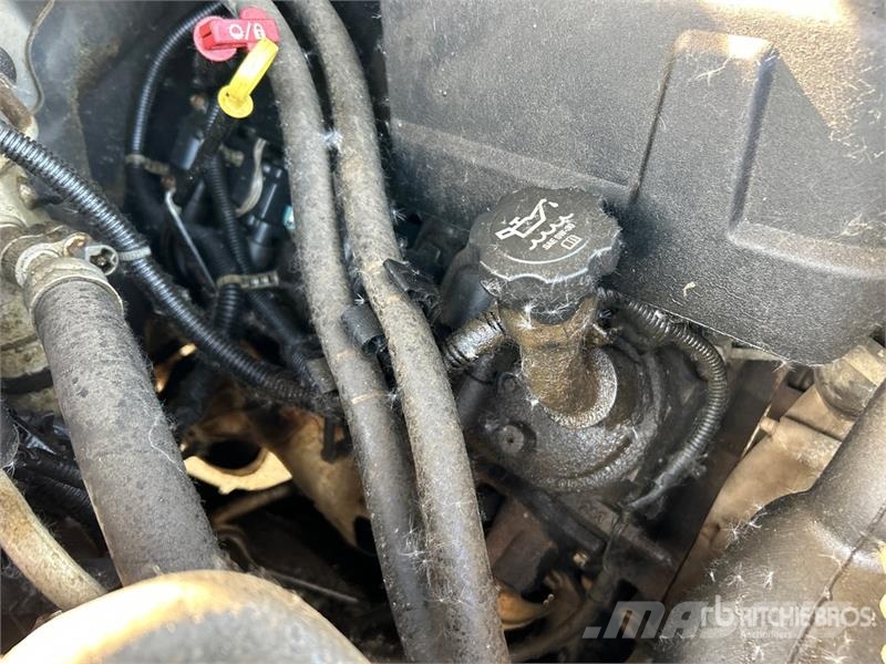 Chevrolet Silverado 1500 LT 4x4 Extended Cab Pickup Ostalo