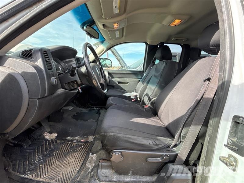 Chevrolet Silverado 1500 LT 4x4 Extended Cab Pickup Muu