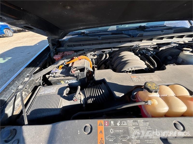 Chevrolet Silverado 1500 LT 4x4 Crew Cab Hybrid Pickup Diger