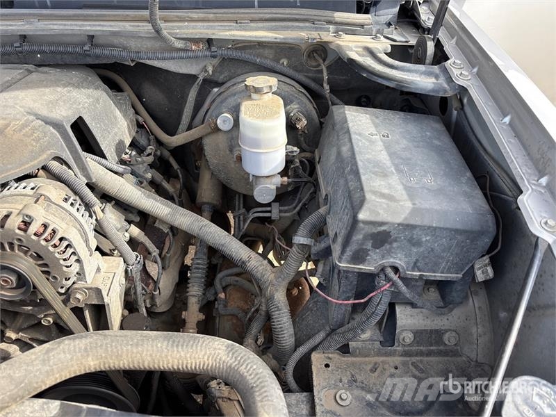 Chevrolet Silverado 1500 LT 4x4 Crew Cab Pickup Ostalo