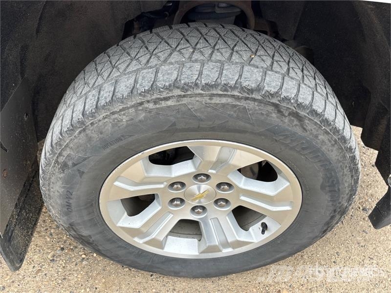 Chevrolet Silverado 1500 LT 4x4 Crew Cab Pickup Další
