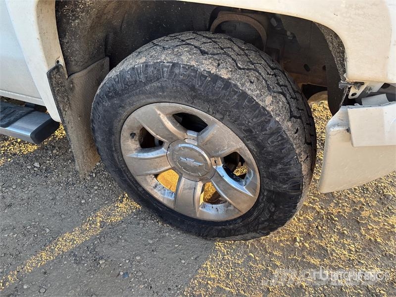 Chevrolet Silverado 1500 LT 4x4 Crew Cab Pickup Drugi