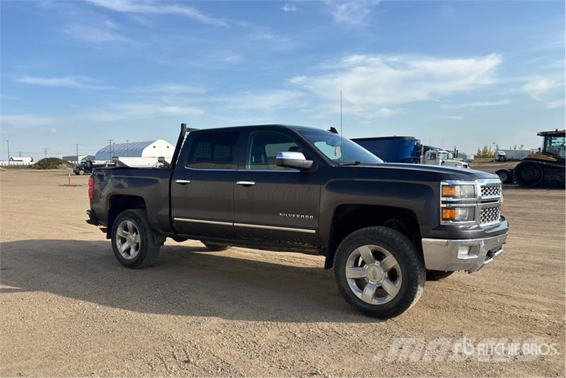 Chevrolet Silverado 1500 LTZ 4x4 Crew Cab Pickup Andere Transporter