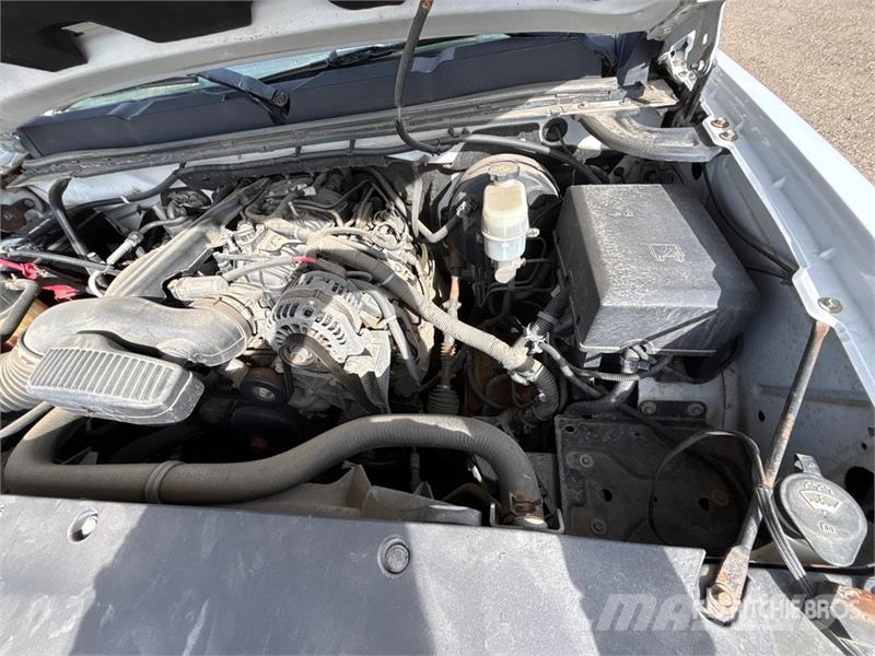 Chevrolet Silverado 1500 LT 4x4 Extended Cab Pickup Muu