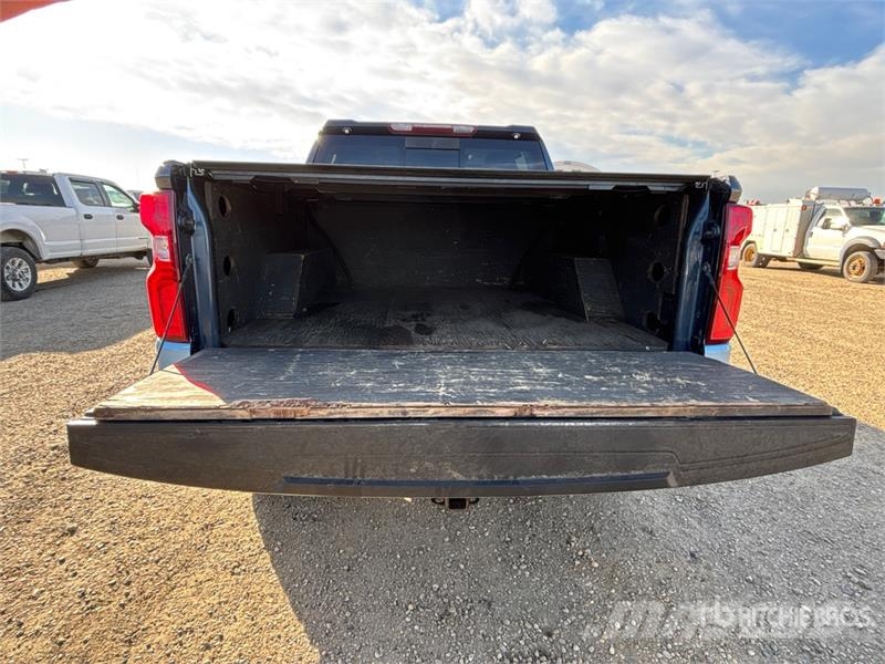 Chevrolet Silverado 1500 4x4 Crew Cab Pickup Drugi