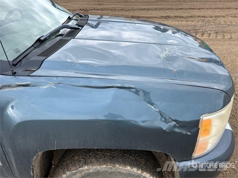 Chevrolet Silverado 1500 LT 4x4 Crew Cab Pickup Ostalo