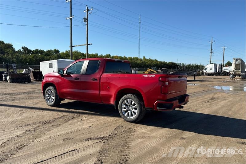 Chevrolet Silverado 1500 Custom 4x4 Extended Cab Pickup Anders