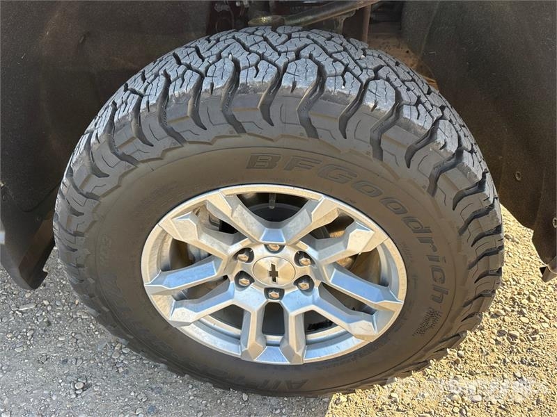 Chevrolet Silverado 1500 4x4 Crew Cab Pickup Drugi