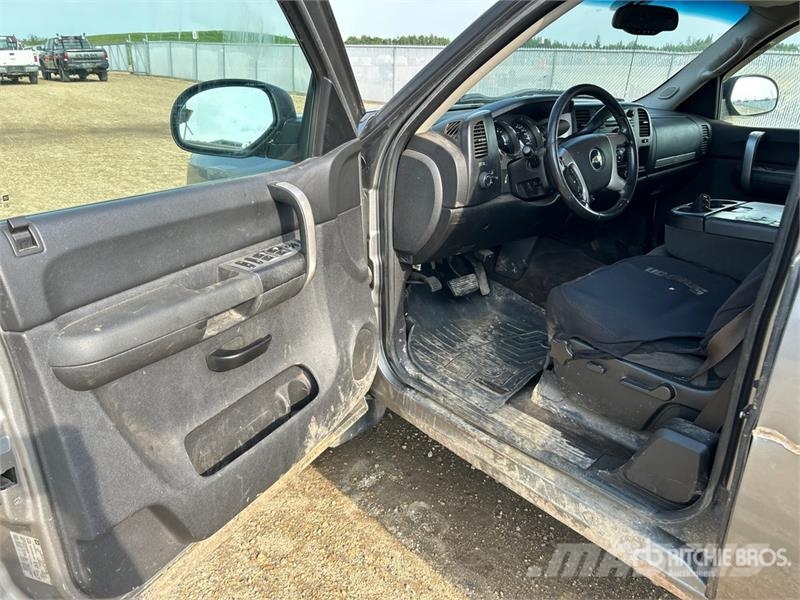 Chevrolet Silverado 1500 LT 4x4 Extended Cab Pickup Ostalo