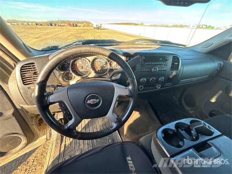 Chevrolet Silverado 1500 LT 4x4 Extended Cab Pickup Anders