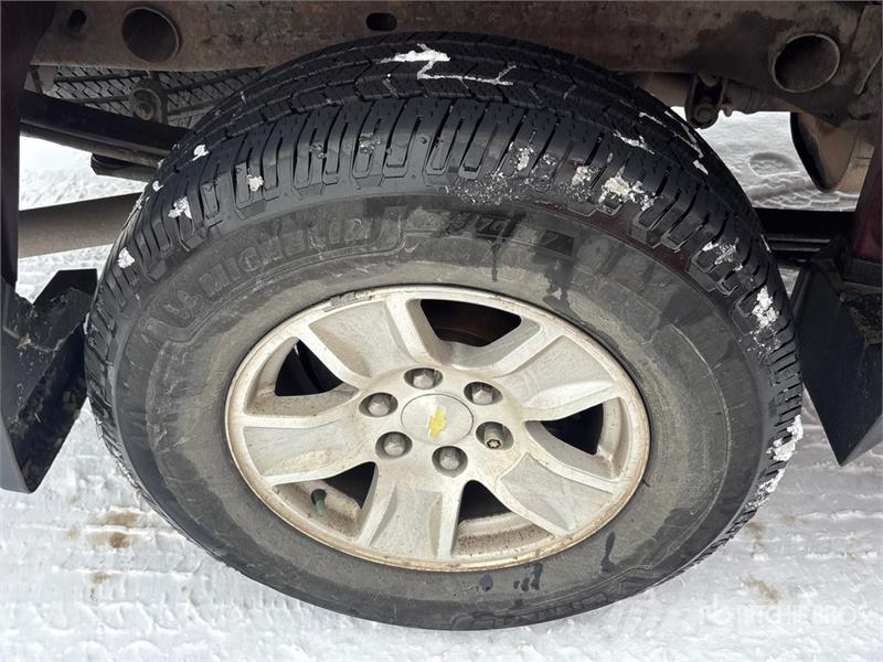 Chevrolet Silverado 1500 4x4 Crew Cab Pickup Andere Transporter