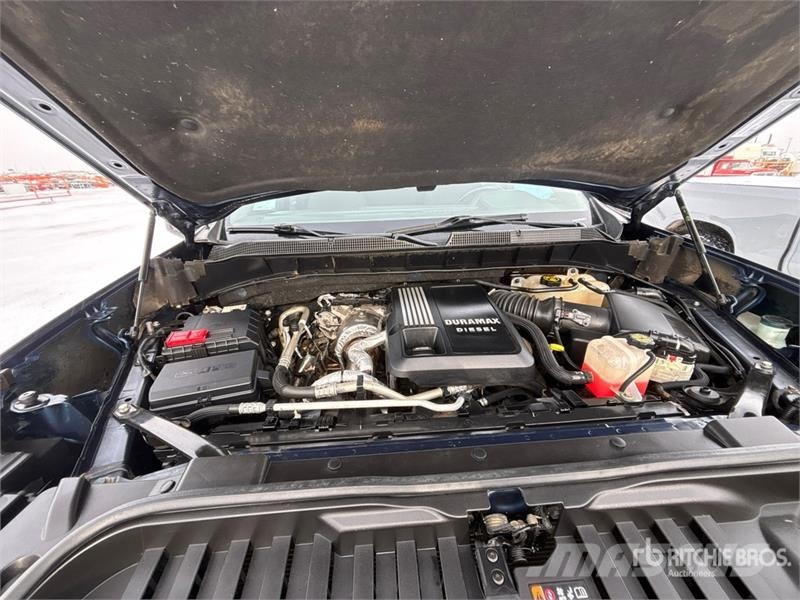 Chevrolet Silverado 1500 RST 4x4 Crew Cab Pickup Drugi