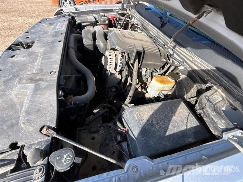 Chevrolet Silverado 1500 LT 4x4 Extended Cab Pilot Pickup Ostalo