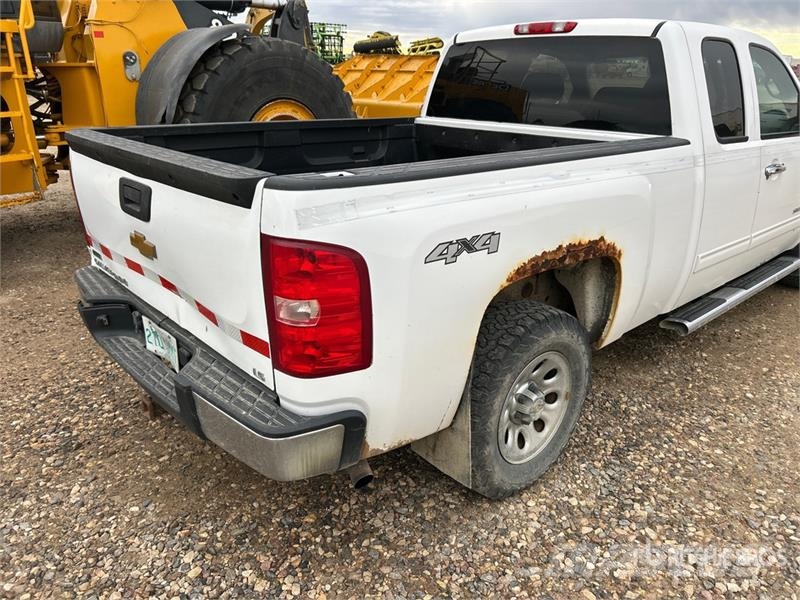 Chevrolet Silverado 1500 LS 4x4 Extended Cab Pickup Anders