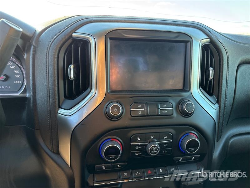 Chevrolet Silverado 1500 LT 4x4 Crew Cab Pickup Інше