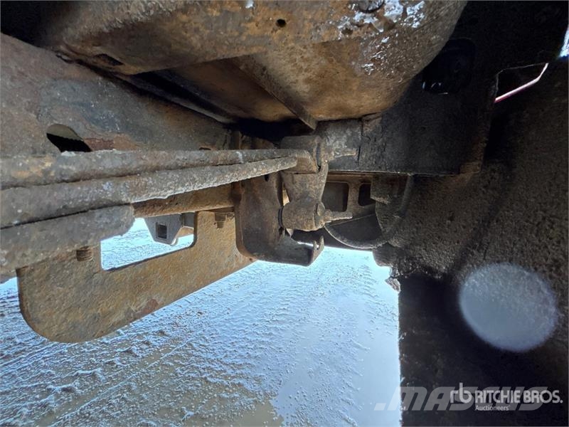 Chevrolet Silverado 1500 LT 4x4 Crew Cab Pickup Altele