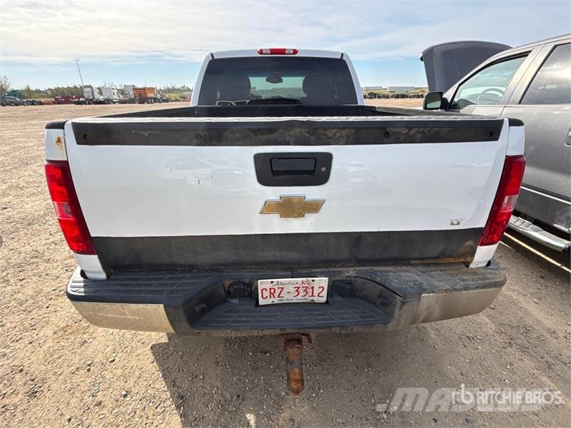 Chevrolet Silverado 1500 LT 4x4 Extended Cab Pickup Muu