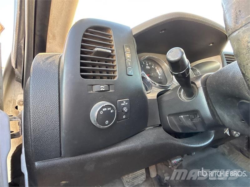 Chevrolet Silverado 1500 LT 4x4 Crew Cab Pickup Furgoni altro