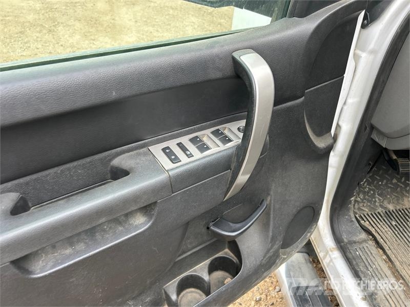 Chevrolet Silverado 1500 LS 4x4 Extended Cab Pickup Anders