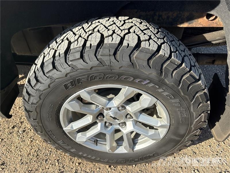 Chevrolet Silverado 1500 4x4 Crew Cab Pickup Drugi