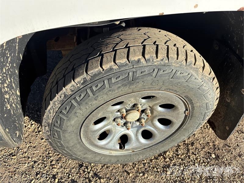 Chevrolet Silverado 1500 LT 4x4 Crew Cab Pickup أخرى