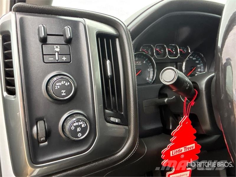 Chevrolet Silverado 1500 LT 4x4 Crew Cab Pickup Další