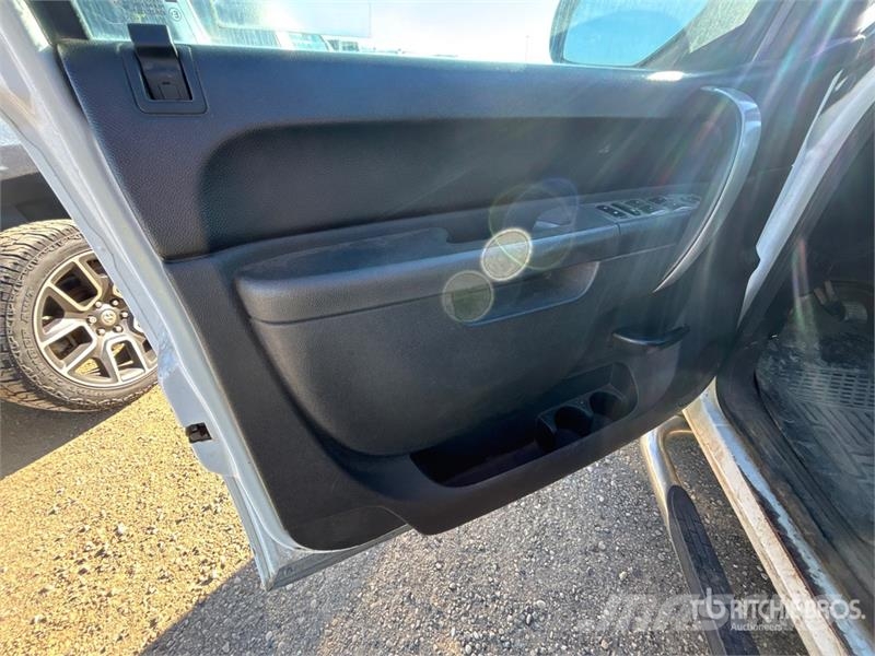 Chevrolet Silverado 1500 LT 4x4 Crew Cab Pickup Anders