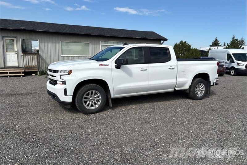 Chevrolet Silverado 1500 Z71 4x4 Crew Cab Pickup 其他