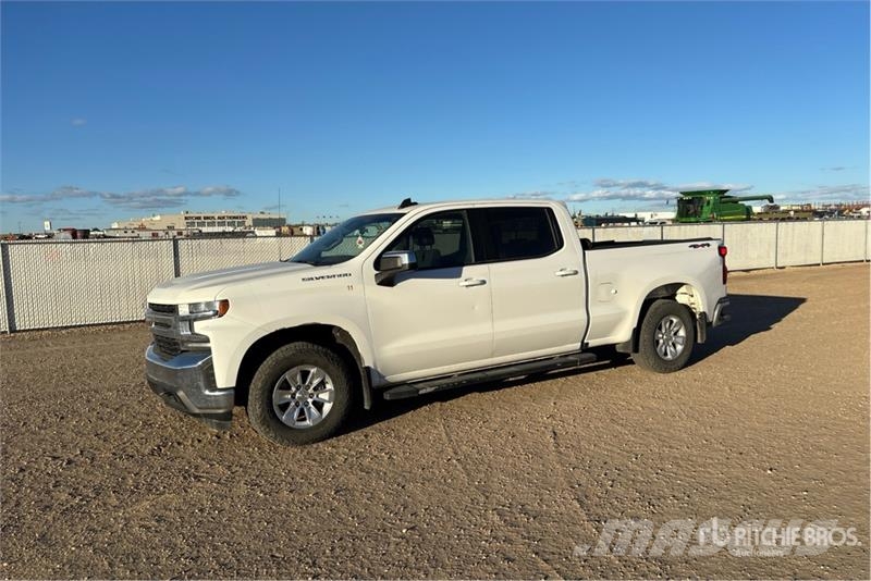 Chevrolet Silverado 1500 LT 4x4 Crew Cab Pickup Інше