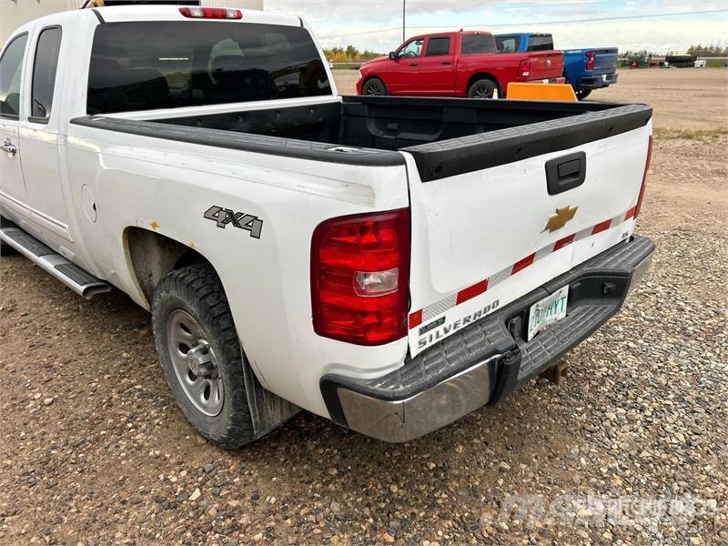 Chevrolet Silverado 1500 LS 4x4 Extended Cab Pickup Anders