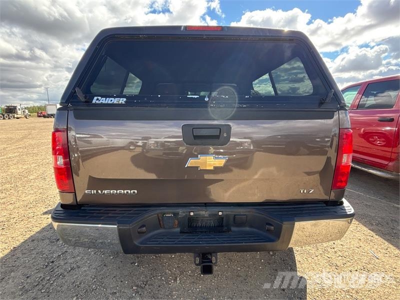 Chevrolet Silverado 1500 4x4 Pickup Diger