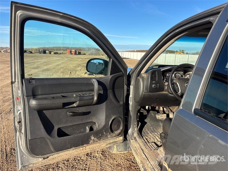 Chevrolet Silverado 1500 LT 4x4 Extended Cab Pickup Anders