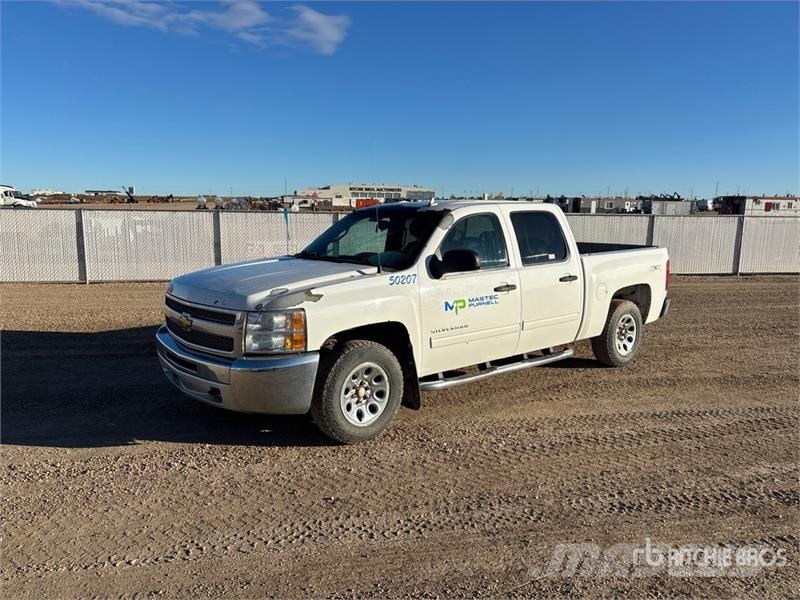 Chevrolet Silverado 1500 LT 4x4 Crew Cab Pickup أخرى