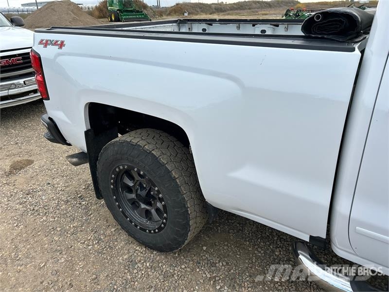 Chevrolet Silverado 1500 LT 4x4 Dual Cab Pickup Ostalo