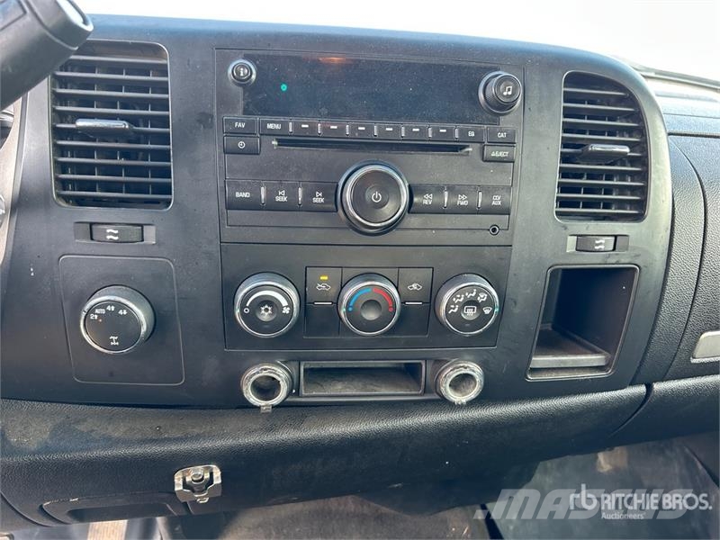 Chevrolet Silverado 1500 LT 4x4 Extended Cab Pickup Ostalo