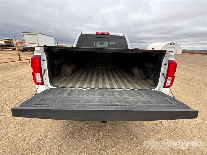 Chevrolet Silverado 1500 LT 4x4 Crew Cab Pickup Další
