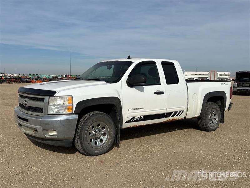 Chevrolet Silverado 1500 LT 4x4 Extended Cab Pickup Muu
