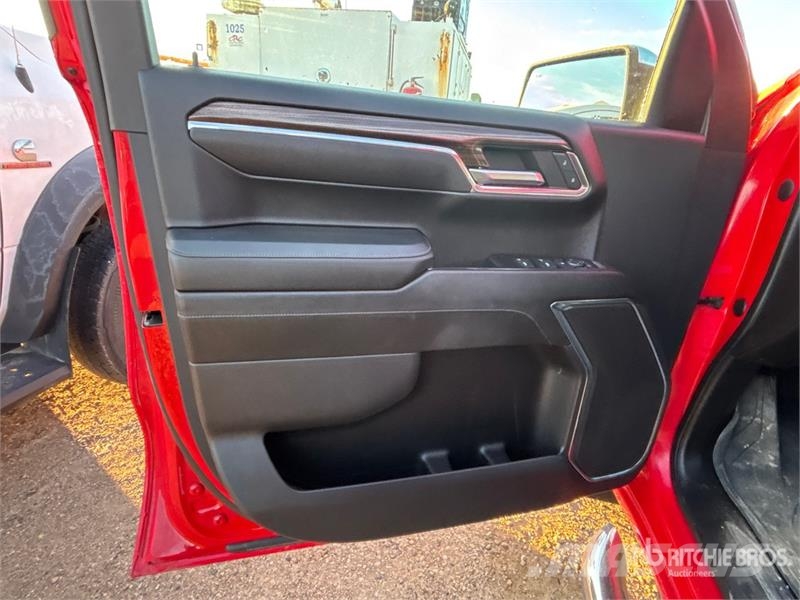 Chevrolet Silverado 1500 LT 4x4 Crew Cab Pickup Drugi