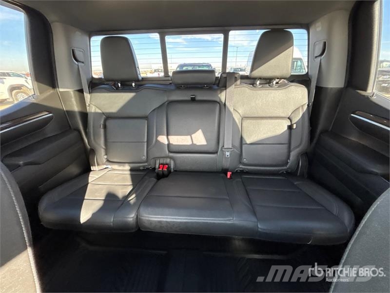 Chevrolet Silverado 1500 4x4 Crew Cab Pickup Drugi