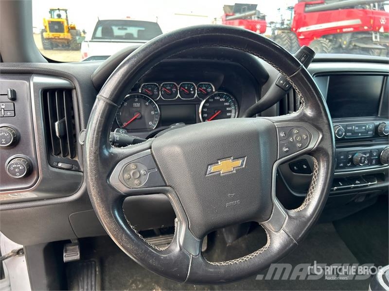 Chevrolet Silverado 1500 LT 4x4 Dual Cab Pickup Ostalo