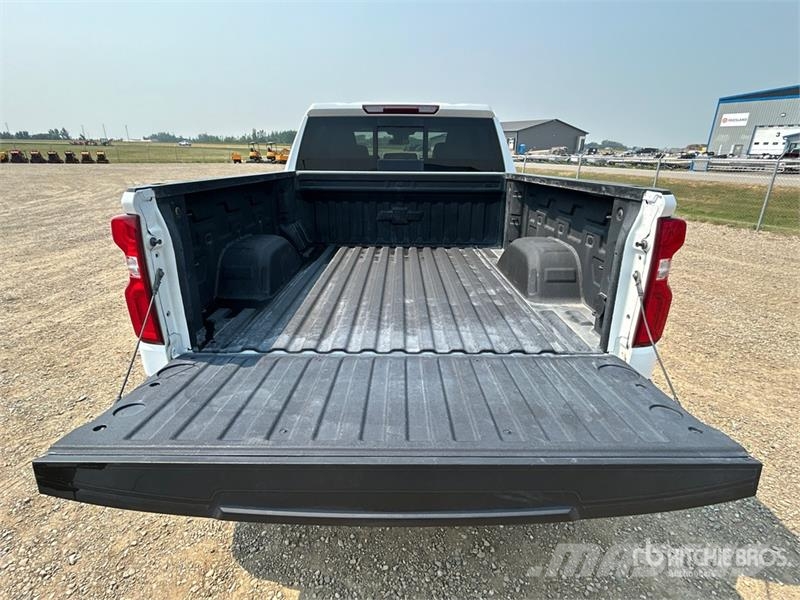Chevrolet Silverado 1500 RST 4x4 Crew Cab Pickup Ostalo