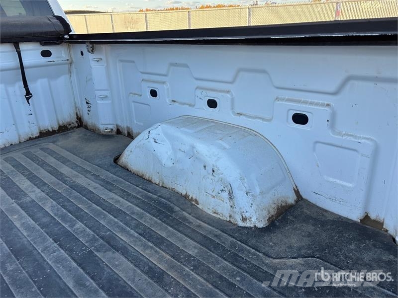 Chevrolet Silverado 1500 LT 4x4 Crew Cab Pickup Інше