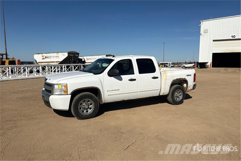 Chevrolet Silverado 1500 LS 4x4 Crew Cab Pickup Andre