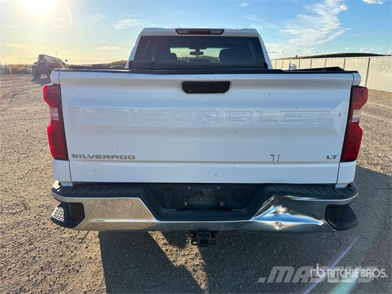 Chevrolet Silverado 1500 LT 4x4 Crew Cab Pickup Інше