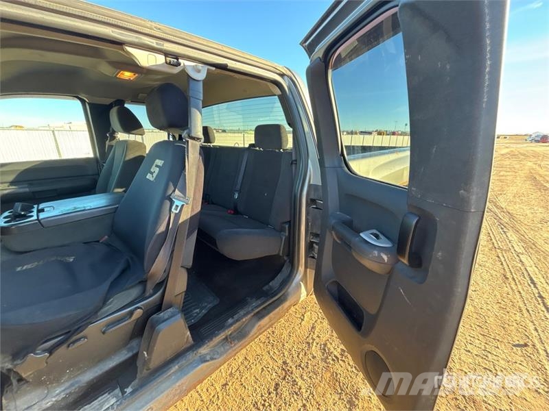 Chevrolet Silverado 1500 LT 4x4 Extended Cab Pickup Anders