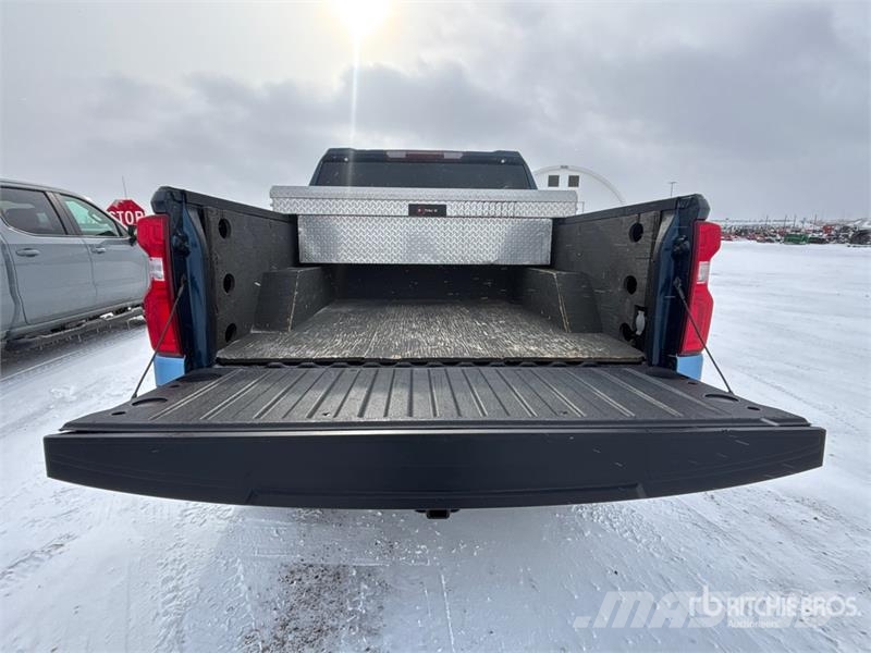 Chevrolet Silverado 1500 RST 4x4 Crew Cab Pickup Drugi