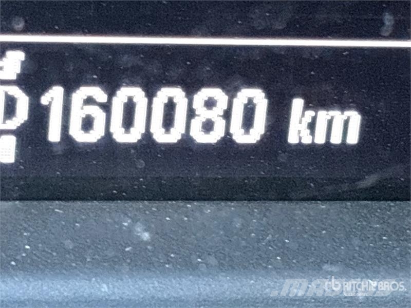 Chevrolet Silverado 1500 4x4 Crew Cab Pickup Muu