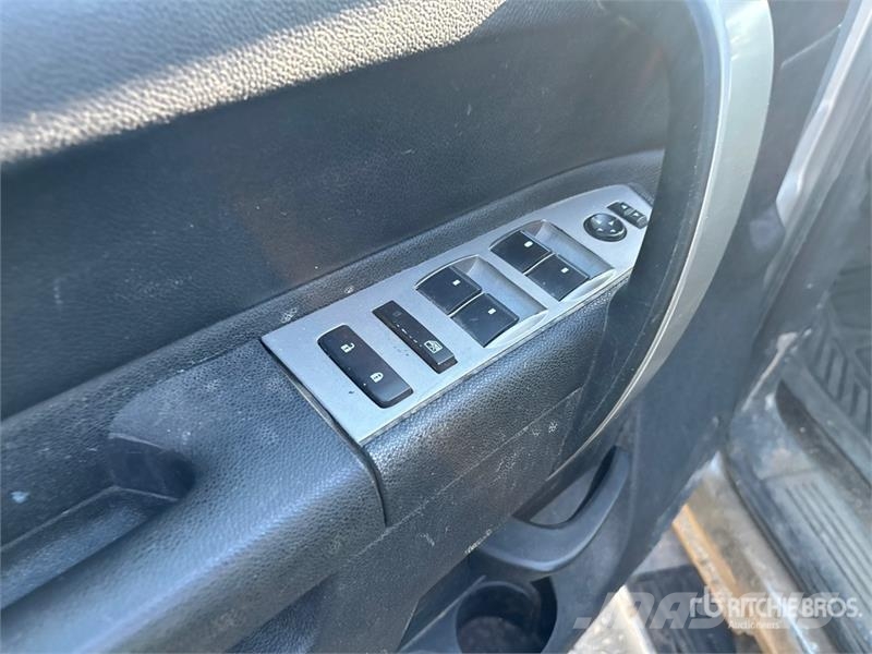 Chevrolet Silverado 1500 4x4 Crew Cab Pickup Egyéb